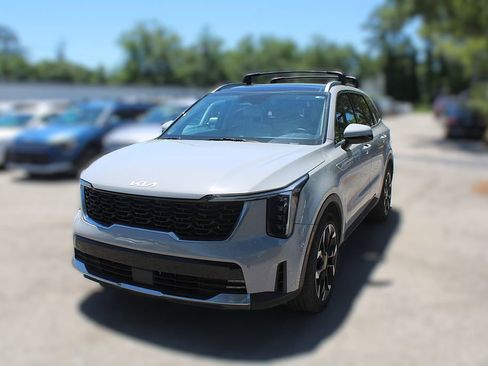 Certified 2024 Kia Sorento EX w/ Panoramic Sunroof Package FWD image 17