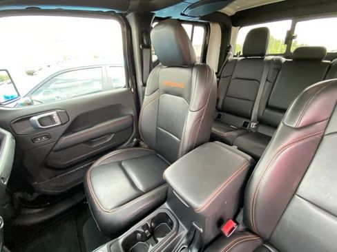 Used 2022 Jeep Gladiator Mojave w/ Cold Weather Group AWD/4WD image 19