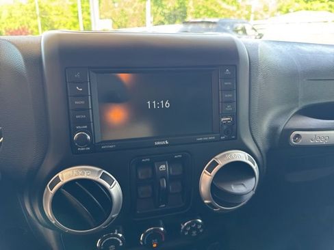 Used 2017 Jeep Wrangler Unlimited Sahara w/ Max Tow Package AWD/4WD image 18