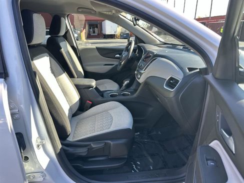 Used 2022 Chevrolet Equinox LS w/ LS Convenience Package image 14