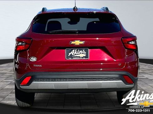 Certified 2024 Chevrolet Trax LT w/ LT Convenience Package image 5
