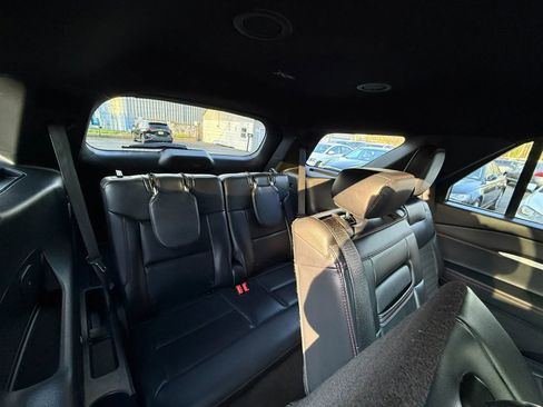 Used 2025 Ford Explorer ST-Line w/ ST-Line Street Pack image 51