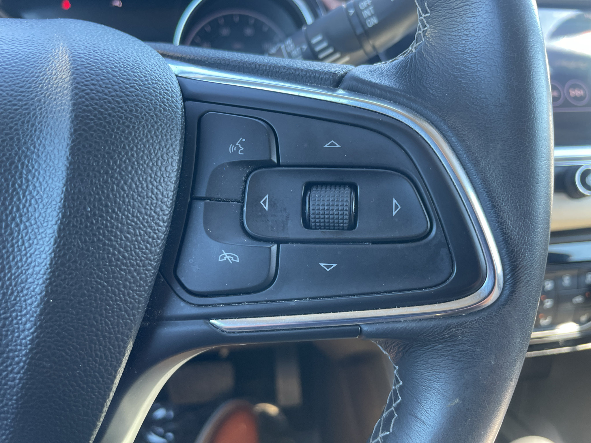 Certified 2020 Buick Encore GX Preferred w/ Cold Weather Comfort Package FWD image 23