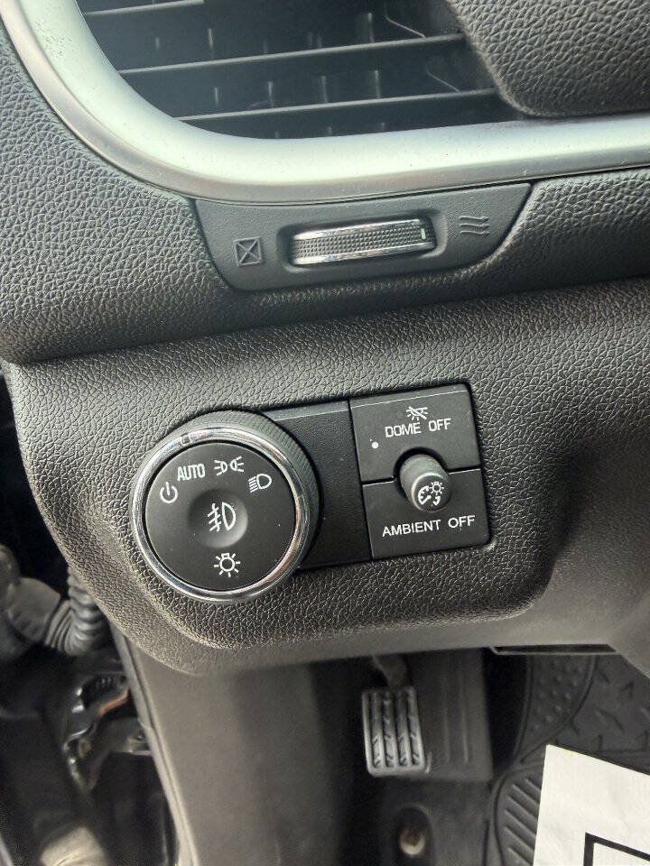 Used 2014 Chevrolet Traverse LT FWD image 16