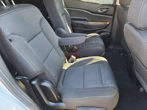 Used 2020 GMC Acadia SLE w/ Driver Convenience Package image 18