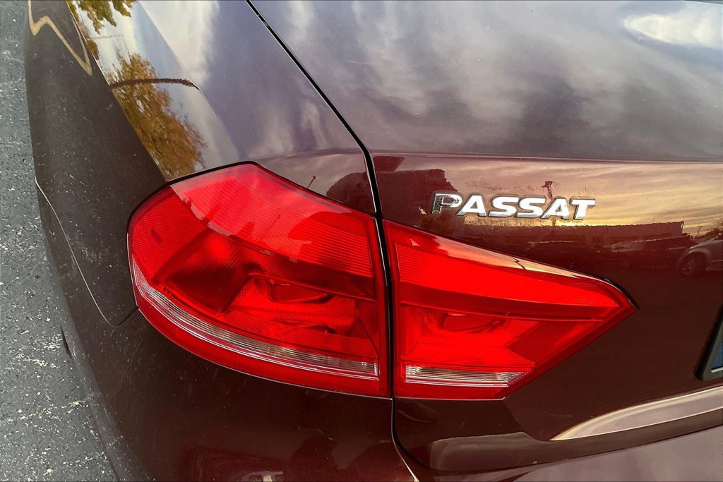 Used 2013 Volkswagen Passat 2.5 SE FWD image 33