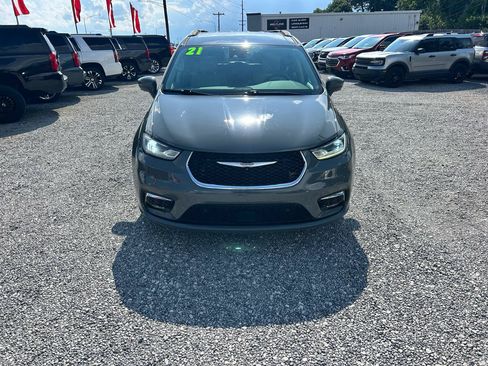 Used 2021 Chrysler Pacifica Touring-L w/ Premium & Safety Sphere Group FWD image 14