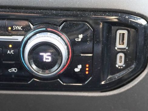 Used 2024 GMC Sierra 1500 SLT image 25