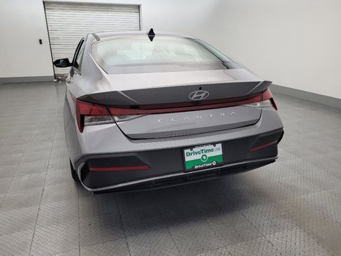 Used 2024 Hyundai Elantra SEL FWD image 6