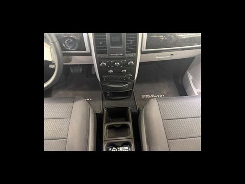 Used 2010 Dodge Grand Caravan SXT w/ Entertainment Group 2 FWD image 16