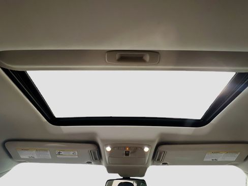 Used 2019 Nissan Armada SL w/ Premium Package image 16