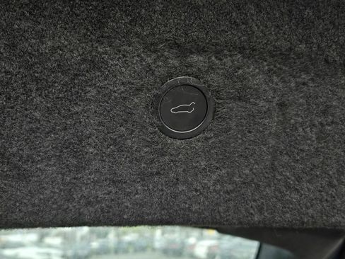 Used 2022 Tesla Model S image 27