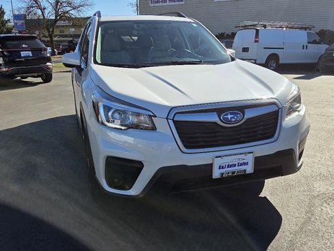 Used 2020 Subaru Forester Premium image 4