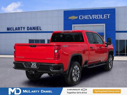 Used 2024 Chevrolet Silverado 2500 Custom w/ Custom Convenience Package AWD/4WD image 5