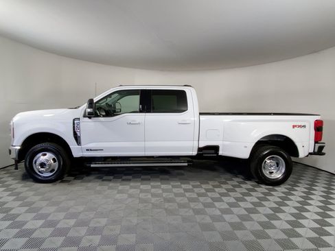 Used 2024 Ford F350 Lariat w/ FX4 Off-Road Package image 2