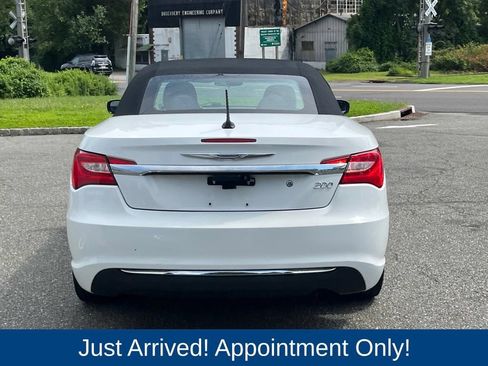 Used 2014 Chrysler 200 Touring FWD image 6