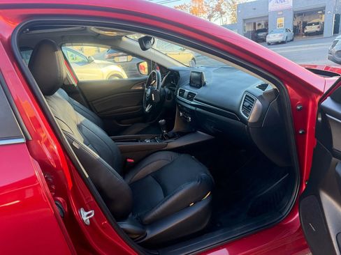 Used 2018 MAZDA MAZDA3 Grand Touring w/ Premium Equipment Package image 27