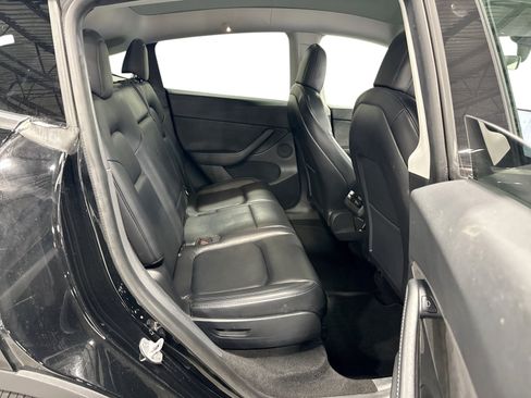 Certified 2021 Tesla Model Y Long Range AWD/4WD image 11
