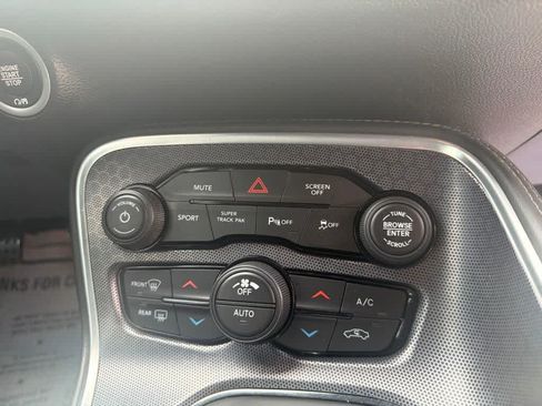 Used 2018 Dodge Challenger R/T Scat Pack w/ Leather Interior Group RWD image 20