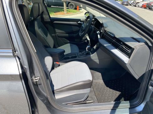 Certified 2026 Volkswagen Jetta SE w/ Black Wheel Package FWD image 30