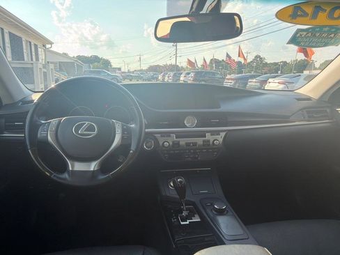 Used 2014 Lexus ES 350 w/ Premium Package FWD image 16