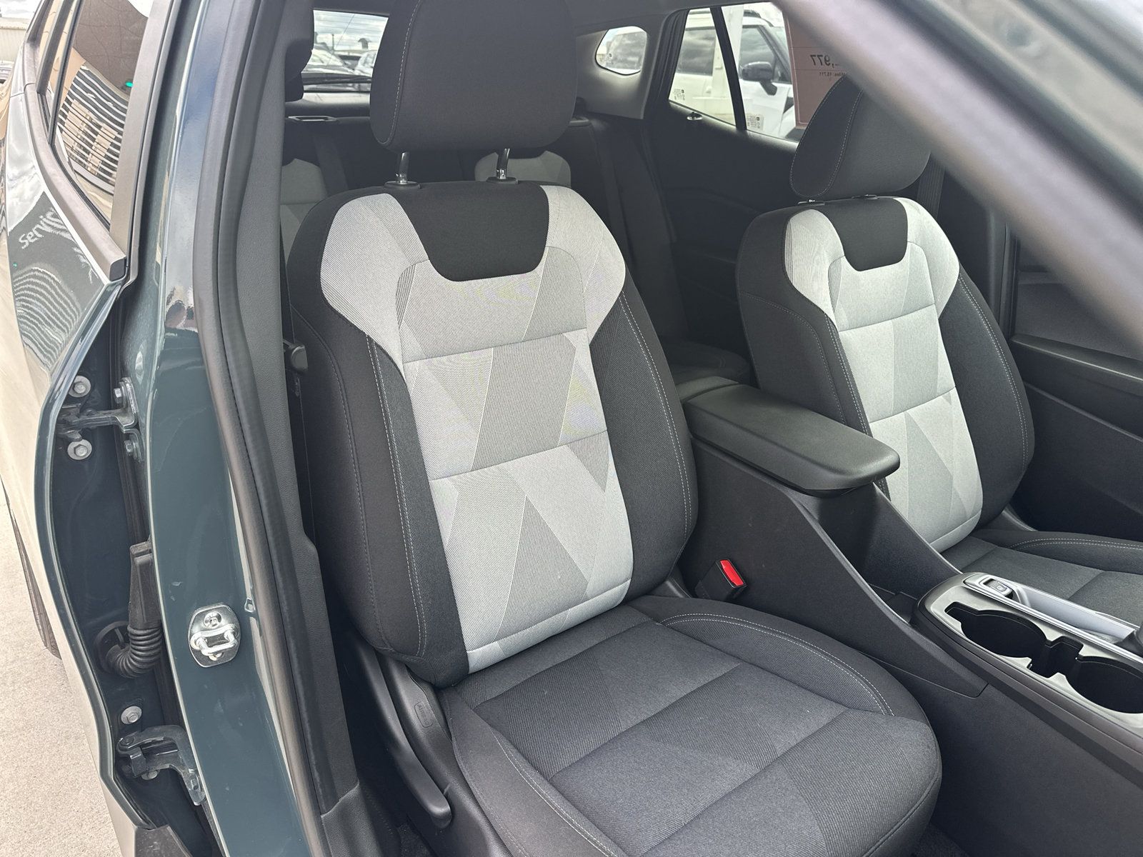 Used 2026 Chevrolet Trax LS FWD image 28