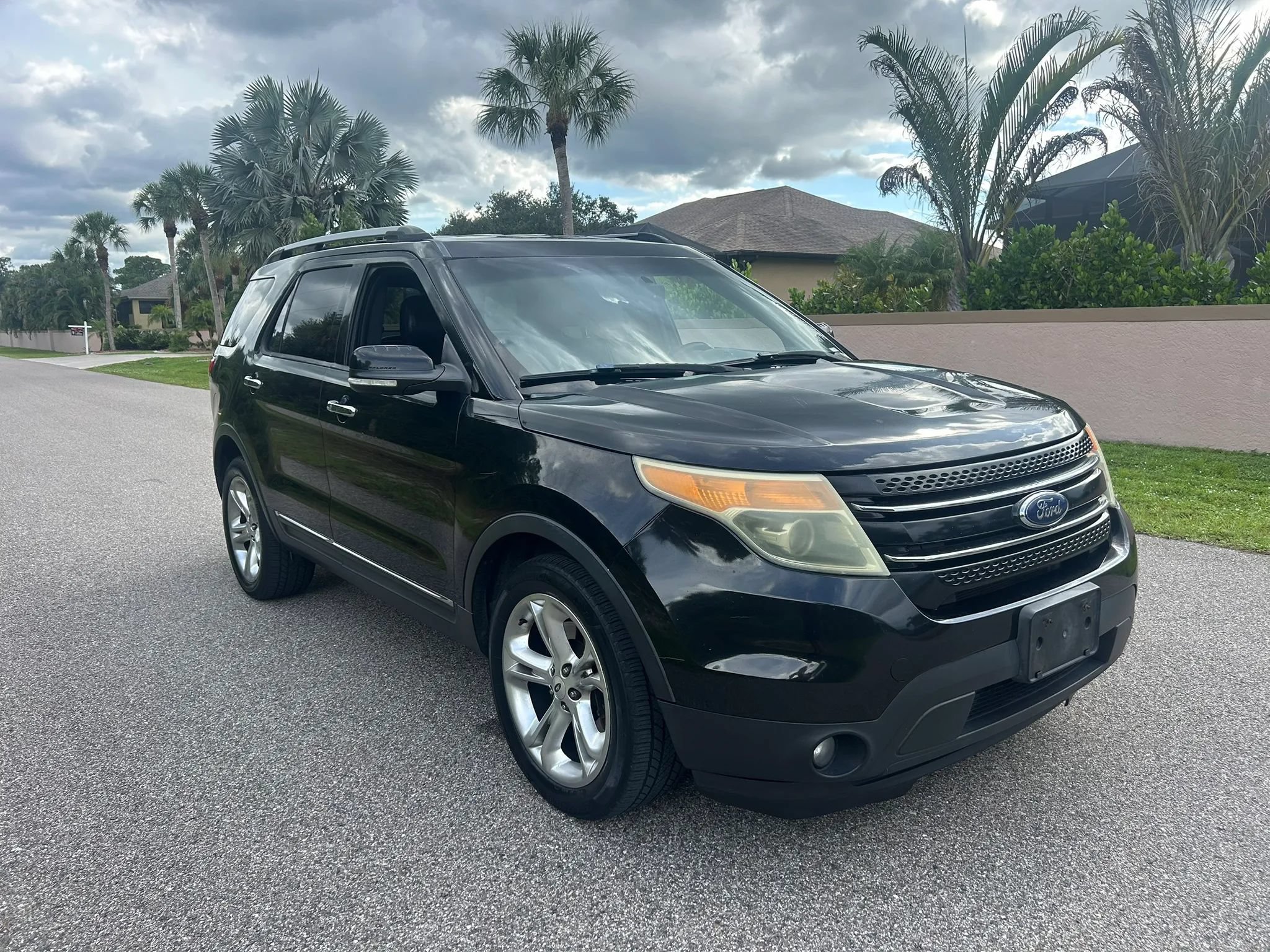 Used 2014 Ford Explorer Limited AWD/4WD image 2