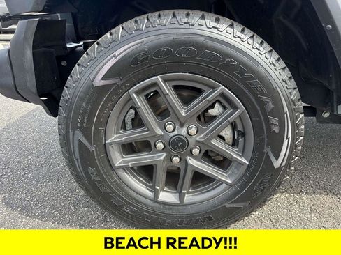 Used 2024 Jeep Wrangler Unlimited Sport AWD/4WD image 9