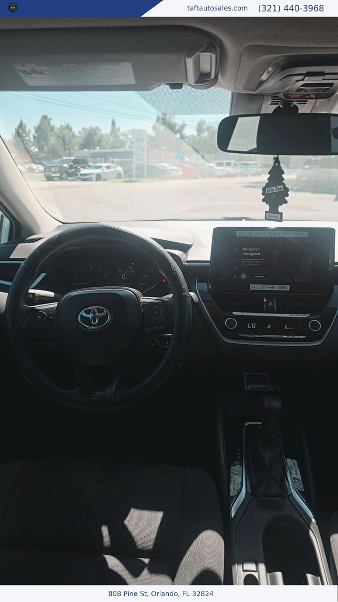 Used 2025 Toyota Corolla LE FWD image 12