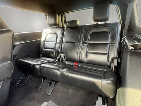 Used 2019 Lincoln Navigator L Reserve w/ Cargo Package AWD/4WD image 28