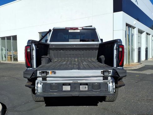 Used 2024 GMC Sierra 2500 AT4X image 10