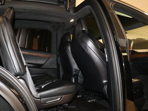 Used 2020 Tesla Model X image 92