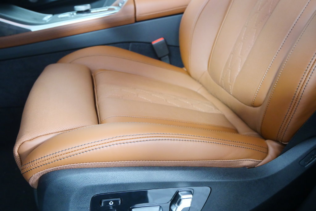 Used 2027 BMW X7 xDrive40i w/ M Sport Package AWD/4WD image 10