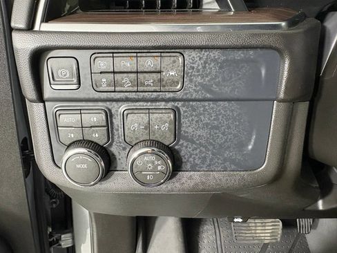 Used 2026 Chevrolet Tahoe Z71 w/ Comfort Package AWD/4WD image 32