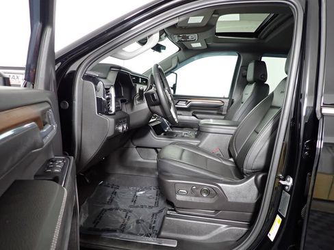 Used 2024 GMC Sierra 3500 Denali w/ Denali Reserve Package AWD/4WD image 25