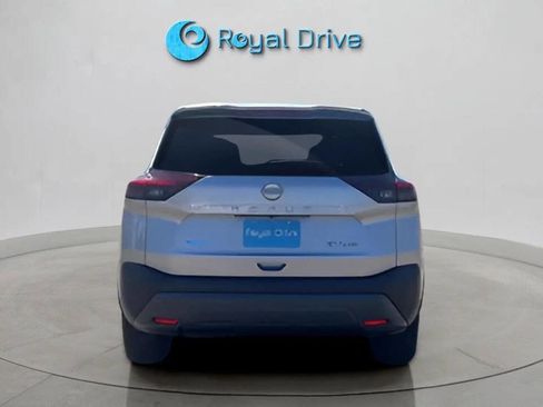 Used 2022 Nissan Rogue SV image 5