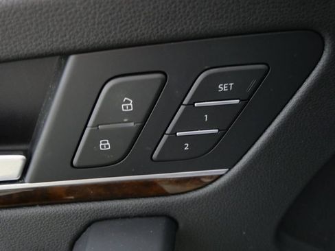 Used 2018 Audi Q5 2.0T Premium Plus w/ Premium Plus Package AWD/4WD image 16