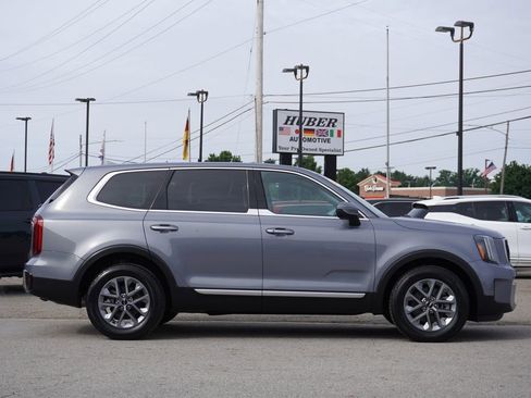 Used 2023 Kia Telluride LX FWD image 8