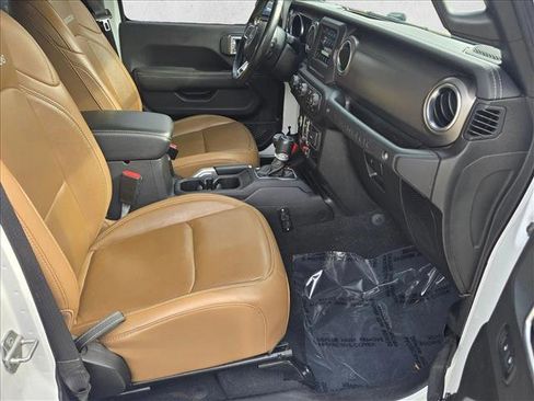 Used 2021 Jeep Wrangler Unlimited Rubicon w/ Cold Weather Group image 18