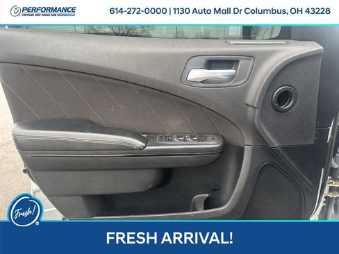 Used 2022 Dodge Charger SXT w/ Blacktop Package image 12