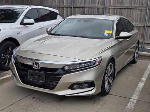 Used 2018 Honda Accord Touring image 1