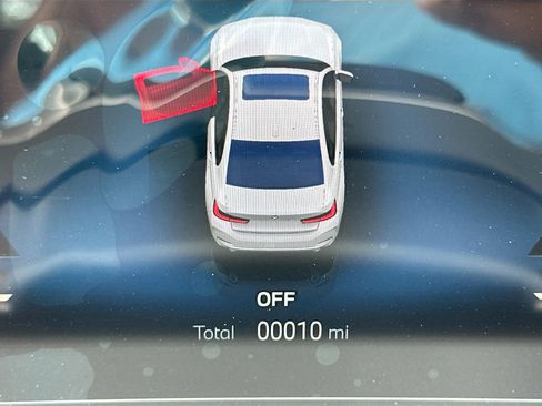 New 2026 BMW 330i Sedan RWD image 9