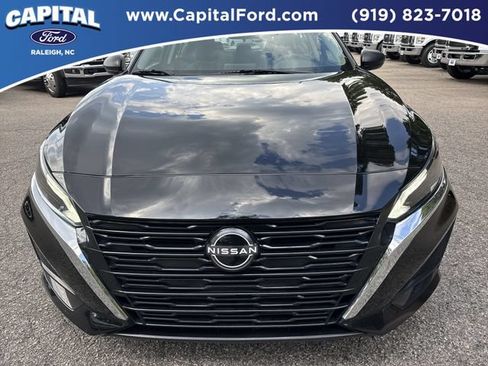 Used 2025 Nissan Altima 2.5 SV FWD image 10