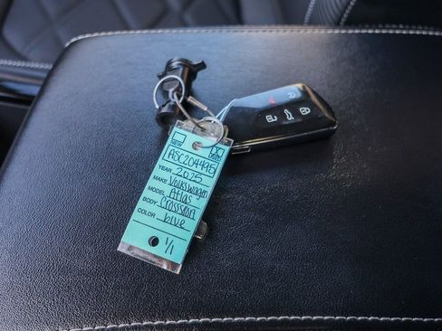 Used 2025 Volkswagen Atlas Cross Sport SE image 34