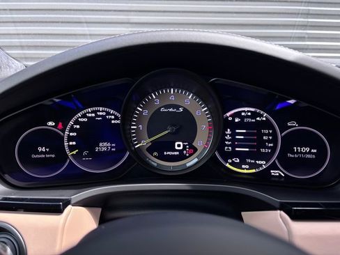 Certified 2022 Porsche Cayenne Turbo S AWD/4WD image 15