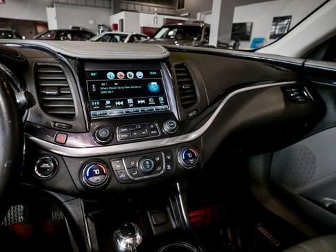 Used 2019 Chevrolet Impala LT FWD image 34