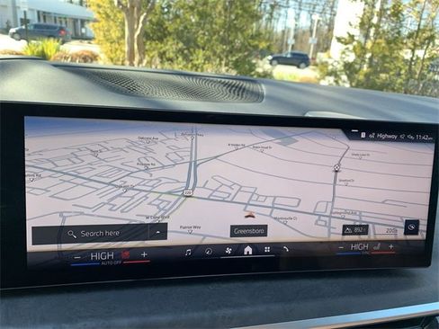 Used 2025 BMW X7 xDrive40i image 23