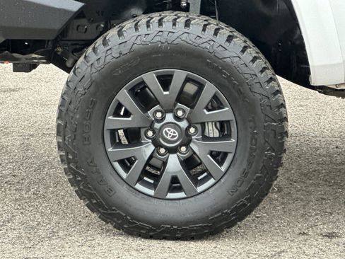 Used 2023 Toyota Tacoma 2WD Double Cab image 24