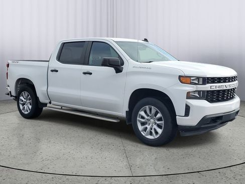 Certified 2020 Chevrolet Silverado 1500 Custom w/ Custom Value Package image 2