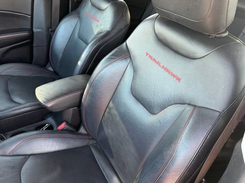 Used 2018 Jeep Compass Trailhawk w/ Leather Interior Group AWD/4WD image 32